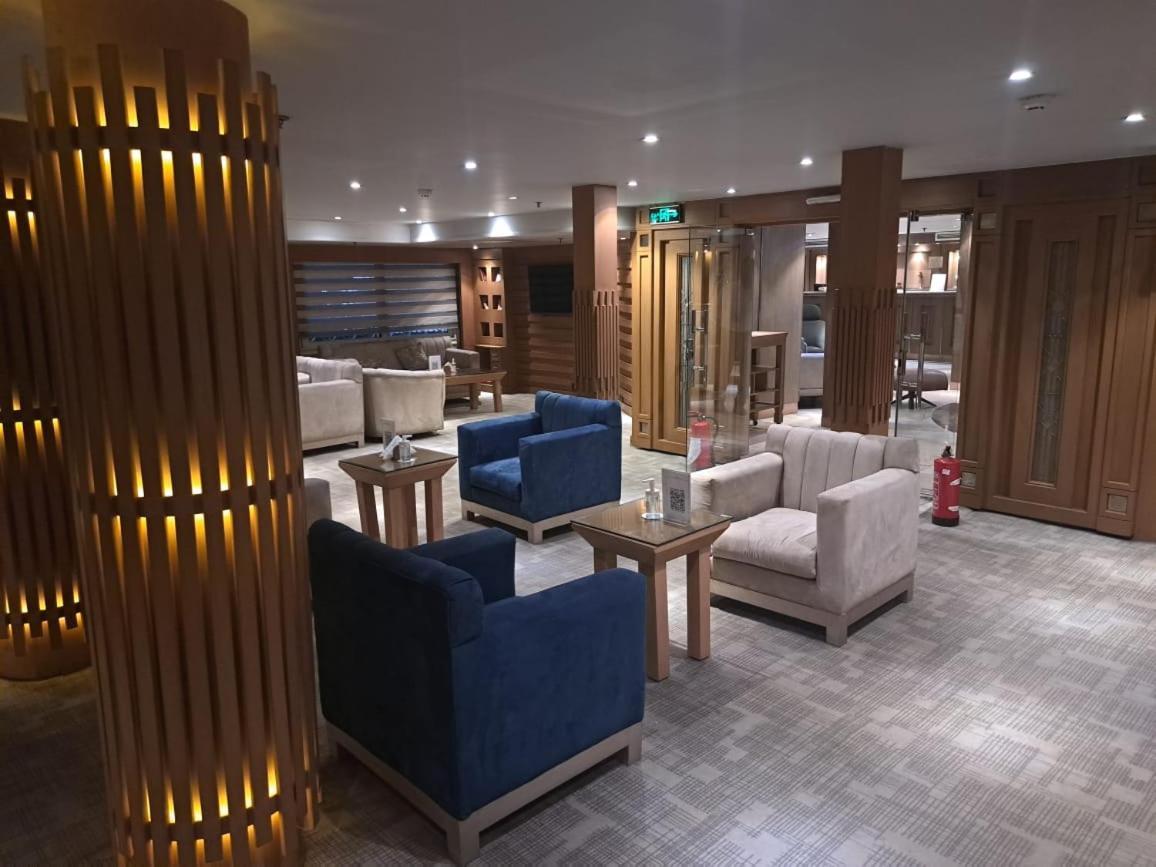 Five Star Nile Cruise From Aswan To Luxor Hotel Buitenkant foto